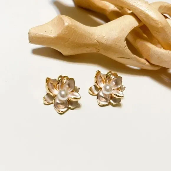 Boho pearl flower earrings #592 - Picture 2 of 6